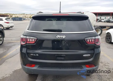 2018 Jeep Compass Latitude 4X4 из США, поврежденный, VIN 3C4NJDBB0JT100936